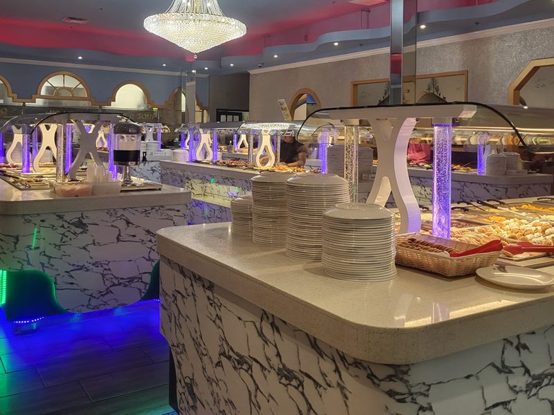 Crazy Buffet interior